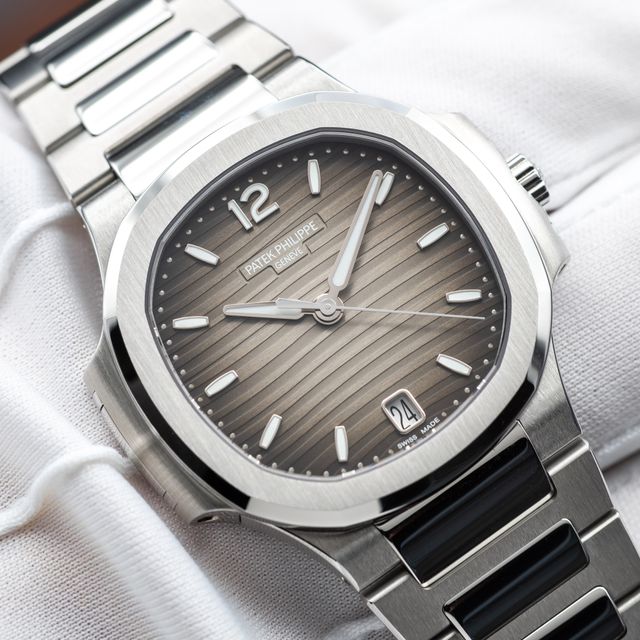 Patek Philippe Nautilus 7118/1A-011 Image 5